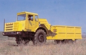 Self-propelled roller MoAZ-64428